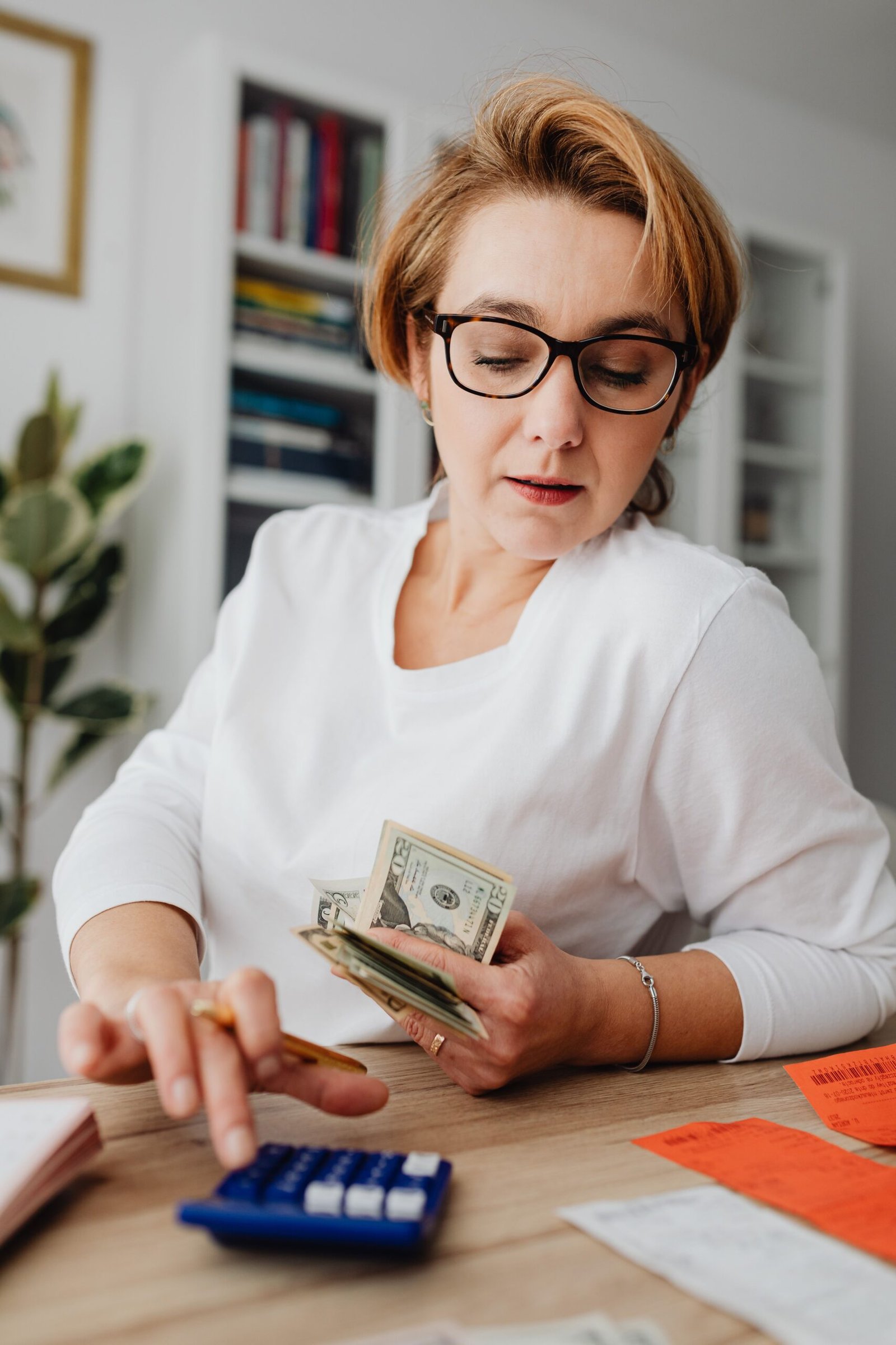 Woman preparing an emergency savings fund